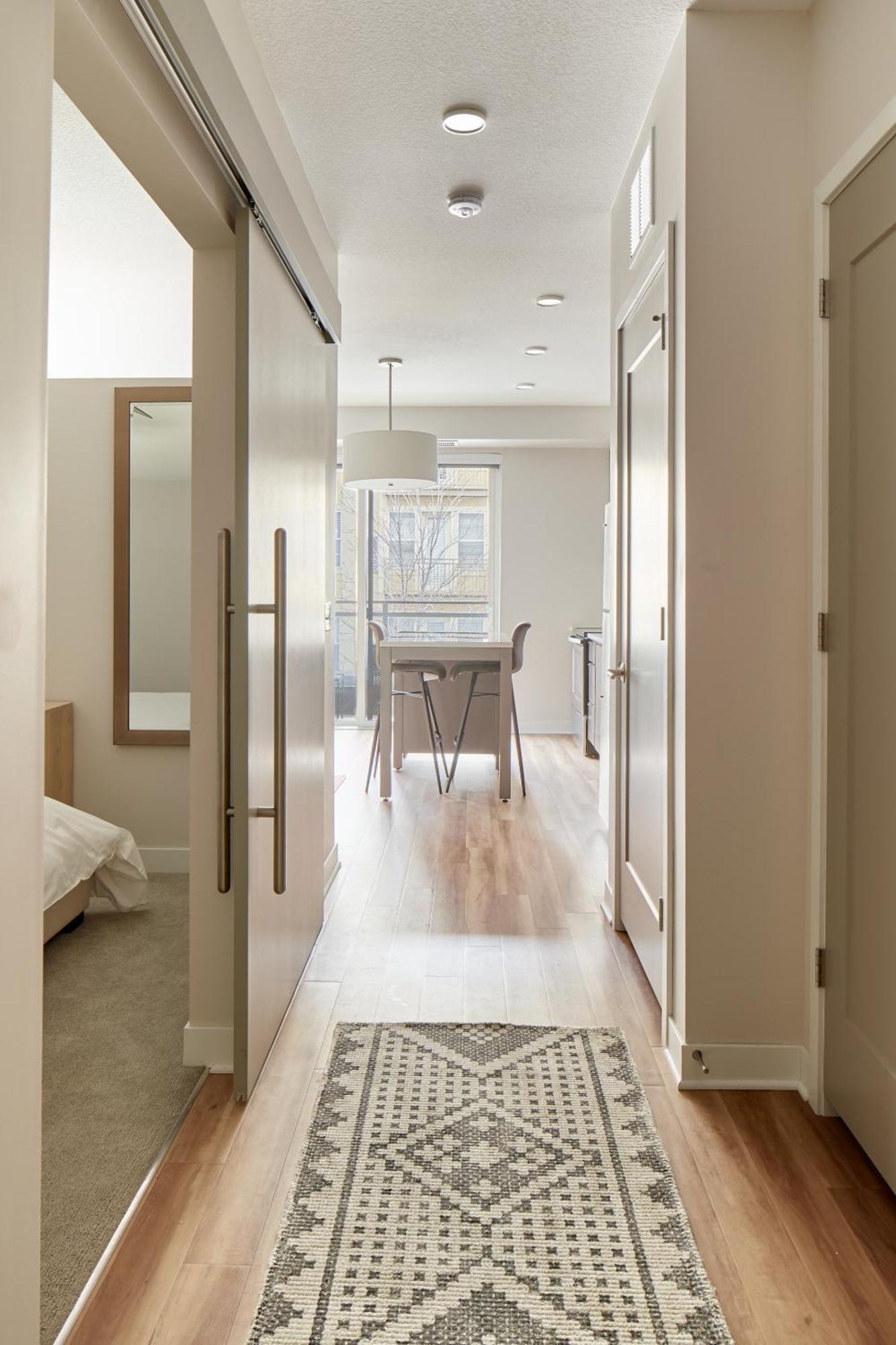 Sonder at REVEL Lejlighedshotel Minneapolis Eksteriør billede